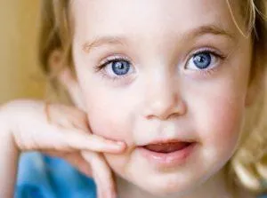 Какой цвет глаз будет у новорожденного ребенка, если у родителей они карие, голубые или зеленые. 4