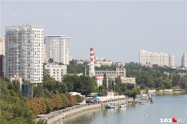 В центре Ростова гораздо больше высотных домов, чем в Краснодаре, поэтому многие считают именно донскую столицу настоящим городом