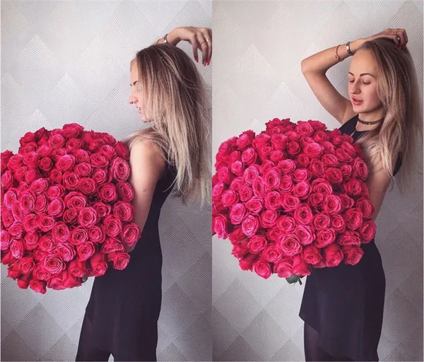 Девушка с цветами розами