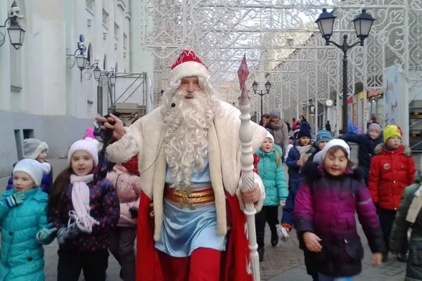 Дед Мороз и дети.