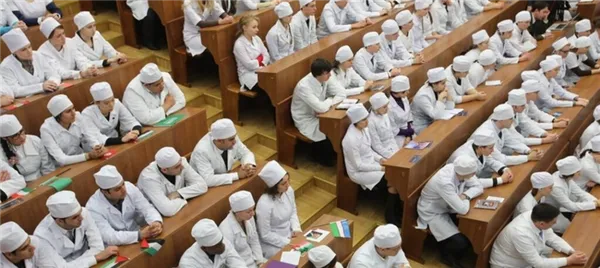 Профессии с зарплатой от 100 тысяч рублей — рейтинг 2023. 4